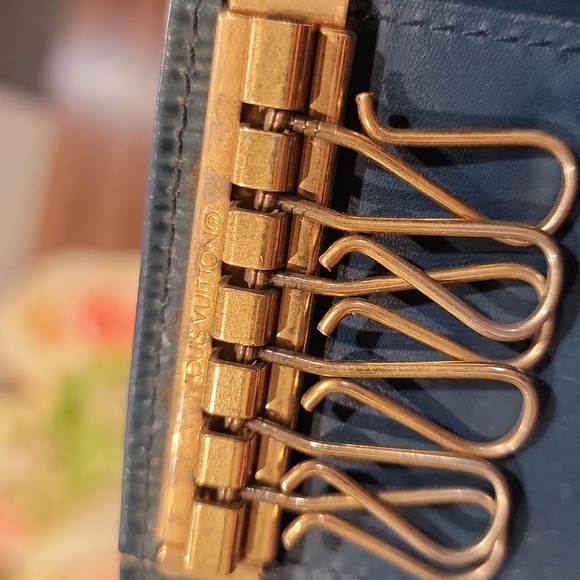 Authentic Louis Vuitton key case - Picture 7 of 8